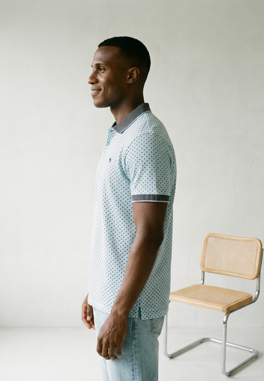 Polo J&JOY Bleu clair à motifs géométriques – Casual chic