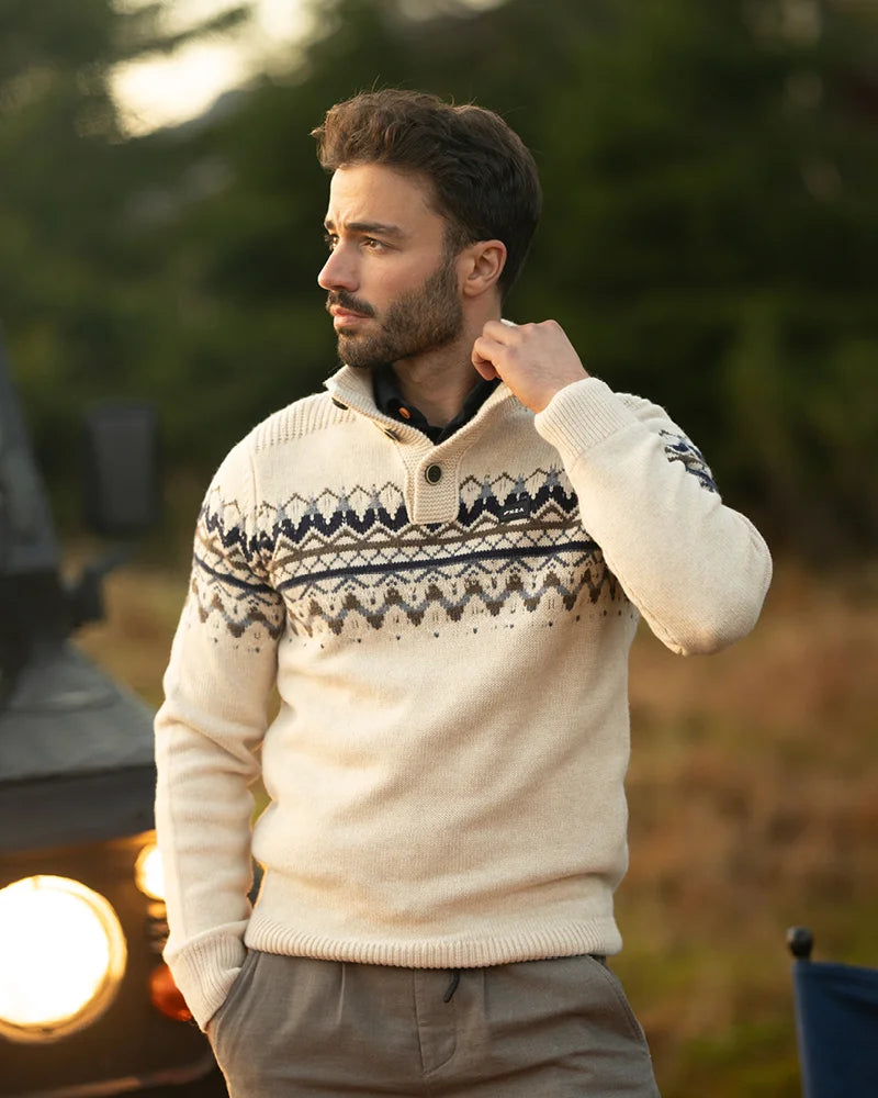 Pull en laine écru à col boutonné