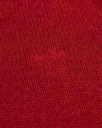 25HN419
Pull en laine rouge à col boutonné