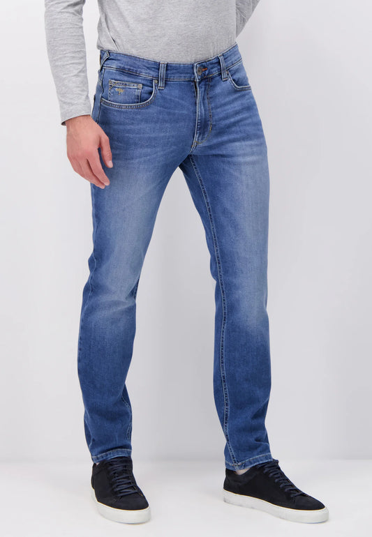 Tapered fit jeans