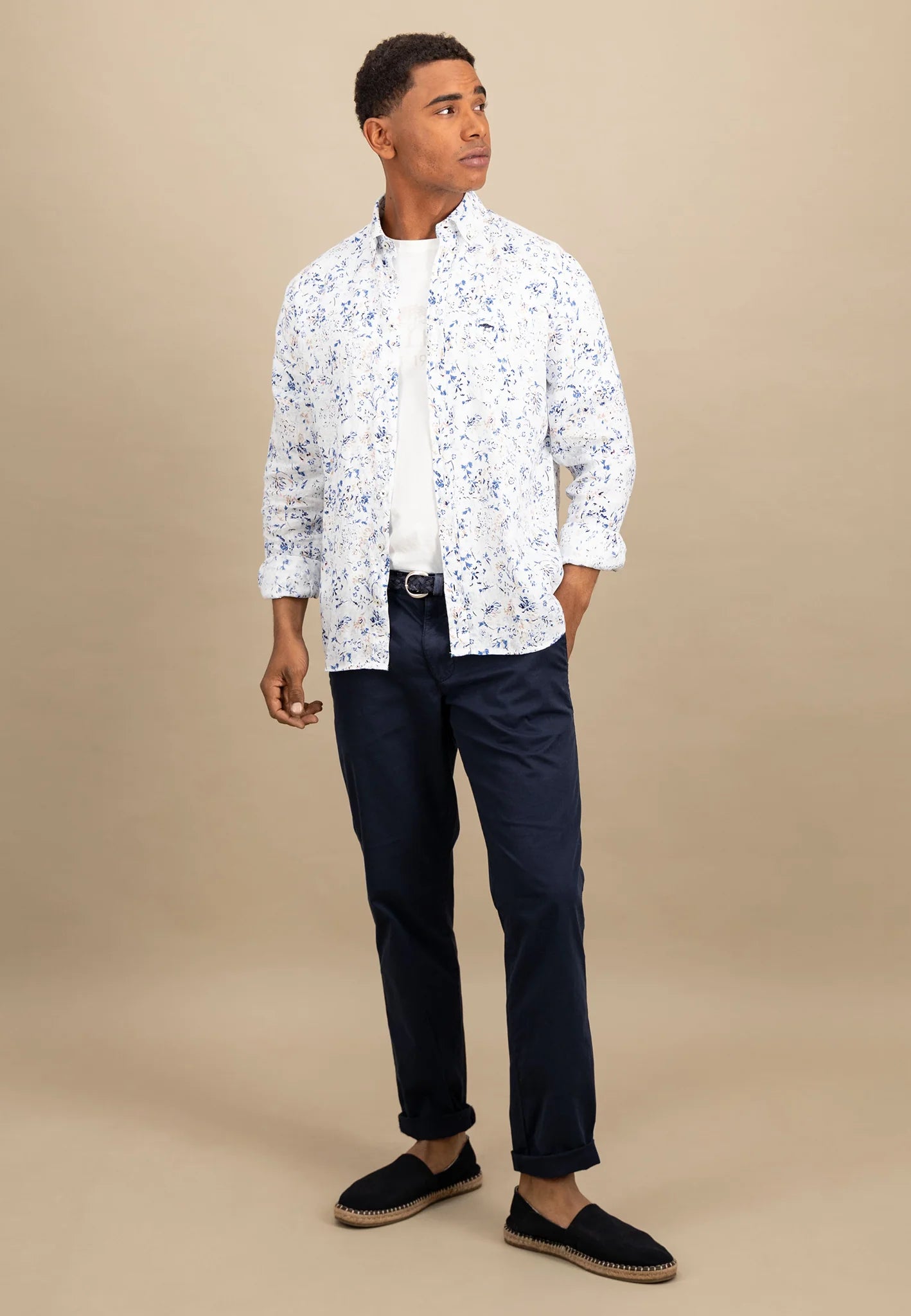 Linen shirt with botanical pattern