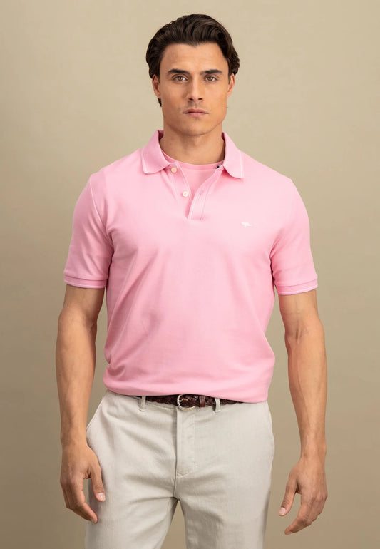 Polo shirt with subtle cantilever