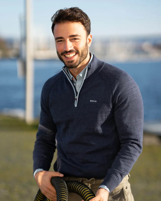 25GN430
Bleu pull en coton à demi-zip