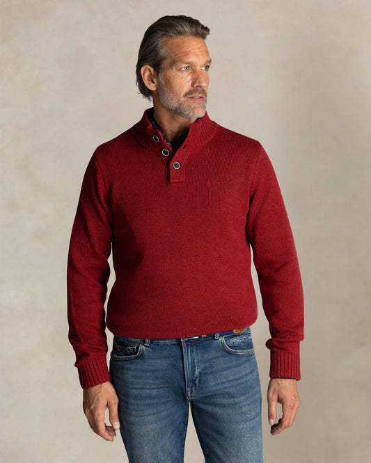 25HN419
Pull en laine rouge à col boutonné