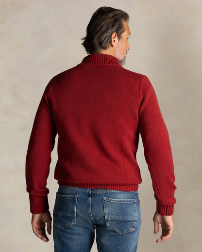 25HN419
Pull en laine rouge à col boutonné