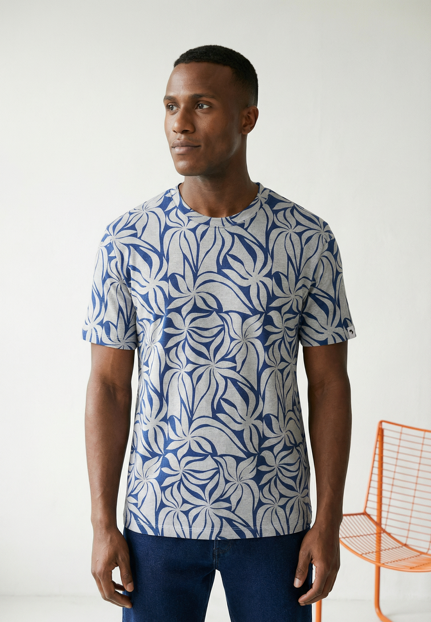 T-shirt J&JOY Bleu & Gris Motif Feuillage Casual Chic
 - jusqu’au 4XL